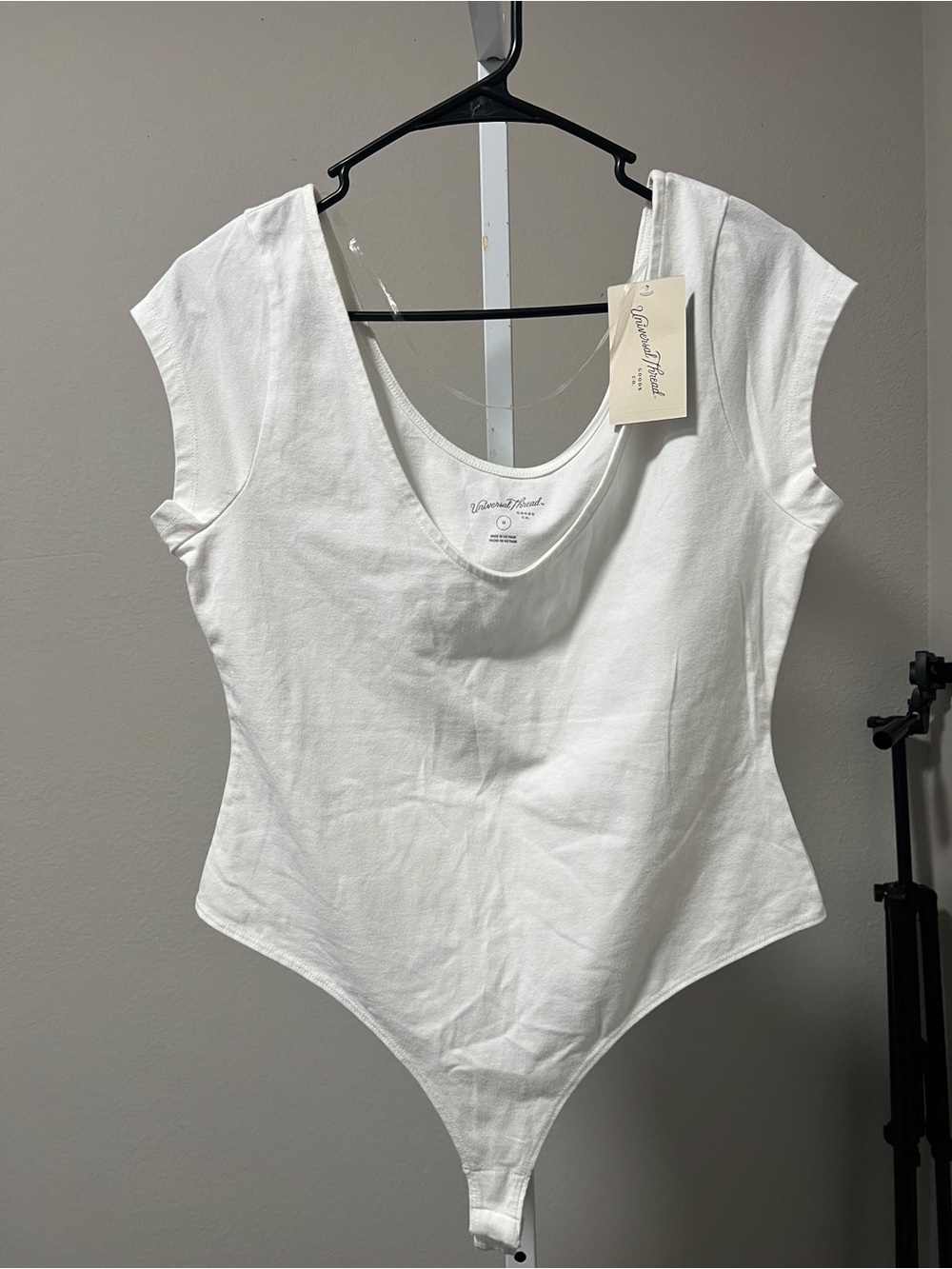 Universal Thread White Scoop Neck Cap Sleeve Bodysuit